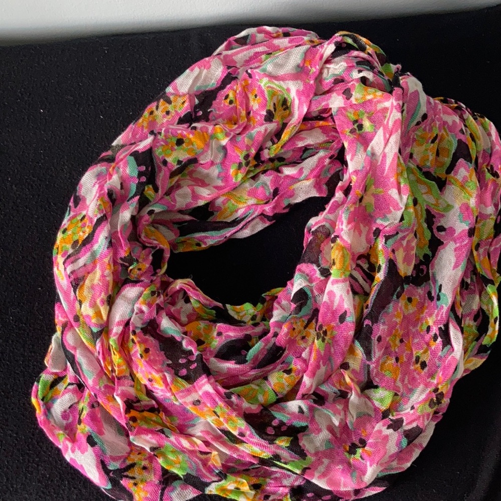 Illy Pulitzer Infiniti scarf
